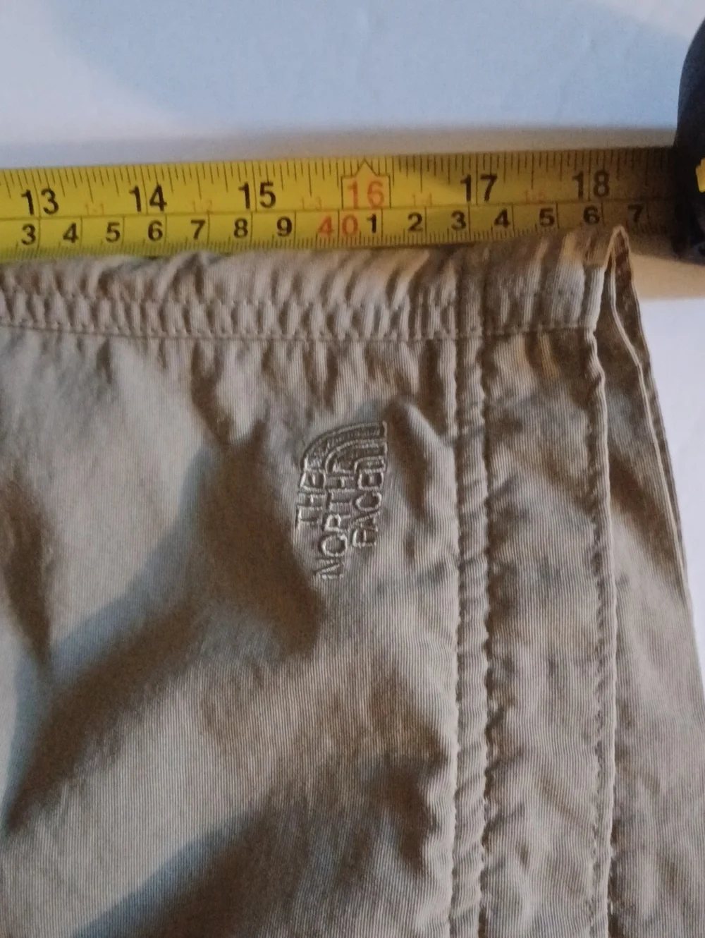 The North Face Men's Khaki Nylon Cargo Shorts Size L